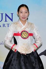 朝鮮王朝高宗的曾孫女，韓國演員、模特兒李洪