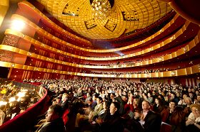二零一一年一月六日，林肯中心大衛寇克劇院，神韻首演現場