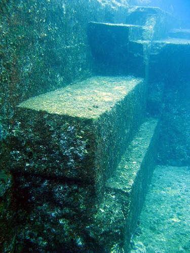 '圖16：與那國島海底遺蹟的人工建築'