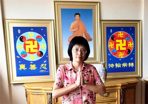 '圖7：王女士（Linda Wang）：「恭祝慈悲偉大的師尊新年快樂！」'