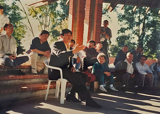 三十年前舊金山公園的一場講法學員重返故地憶師恩